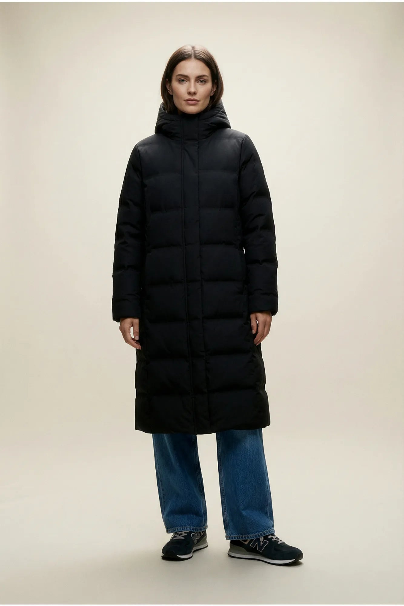 20407500_BLANK_-_BLANK_IVORY_BLANK_JKT_BLANK_W_model_BLANK_1
