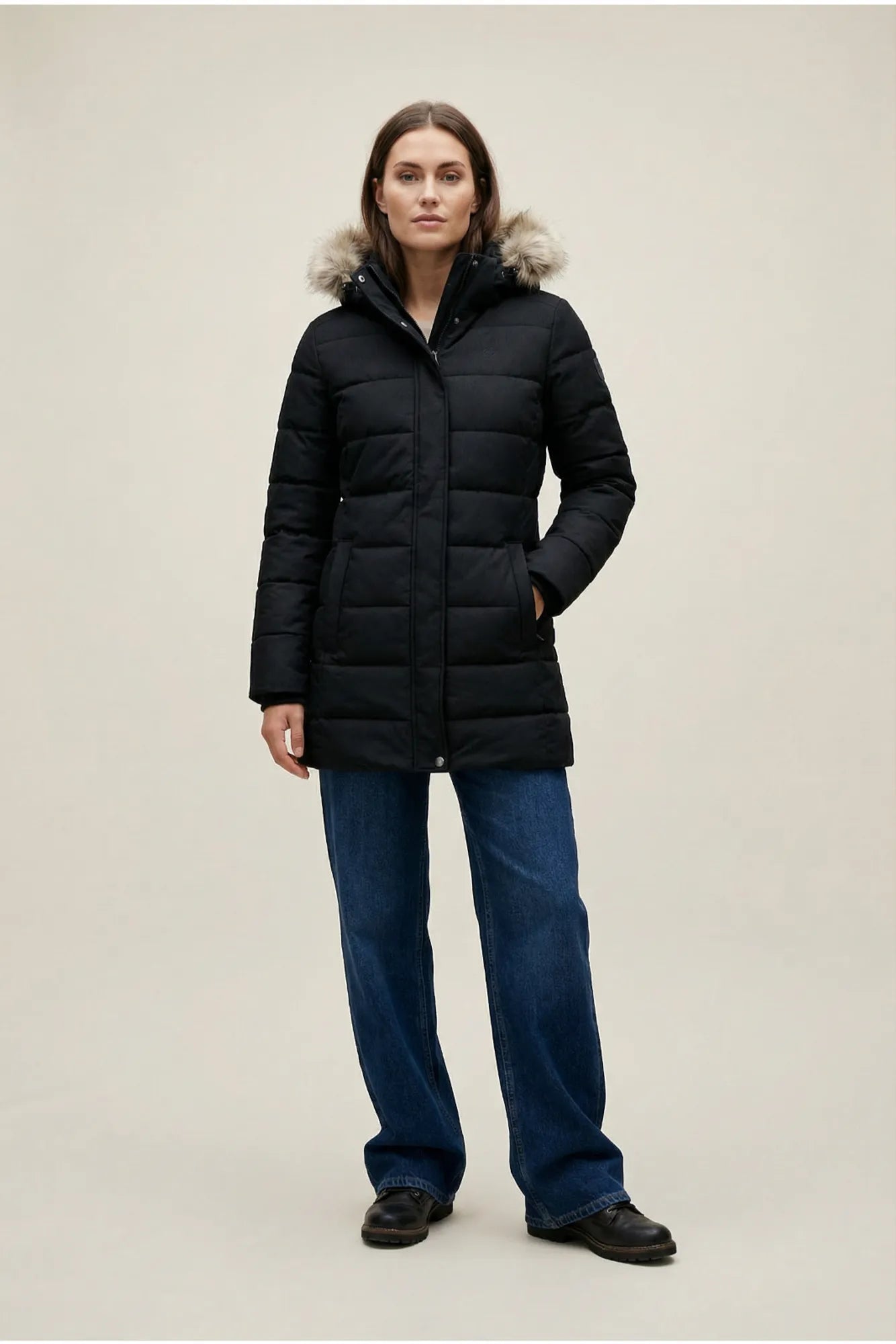 20739500_BLANK_-_BLANK_HENNY_BLANK_JKT_BLANK_W_model_BLANK_1