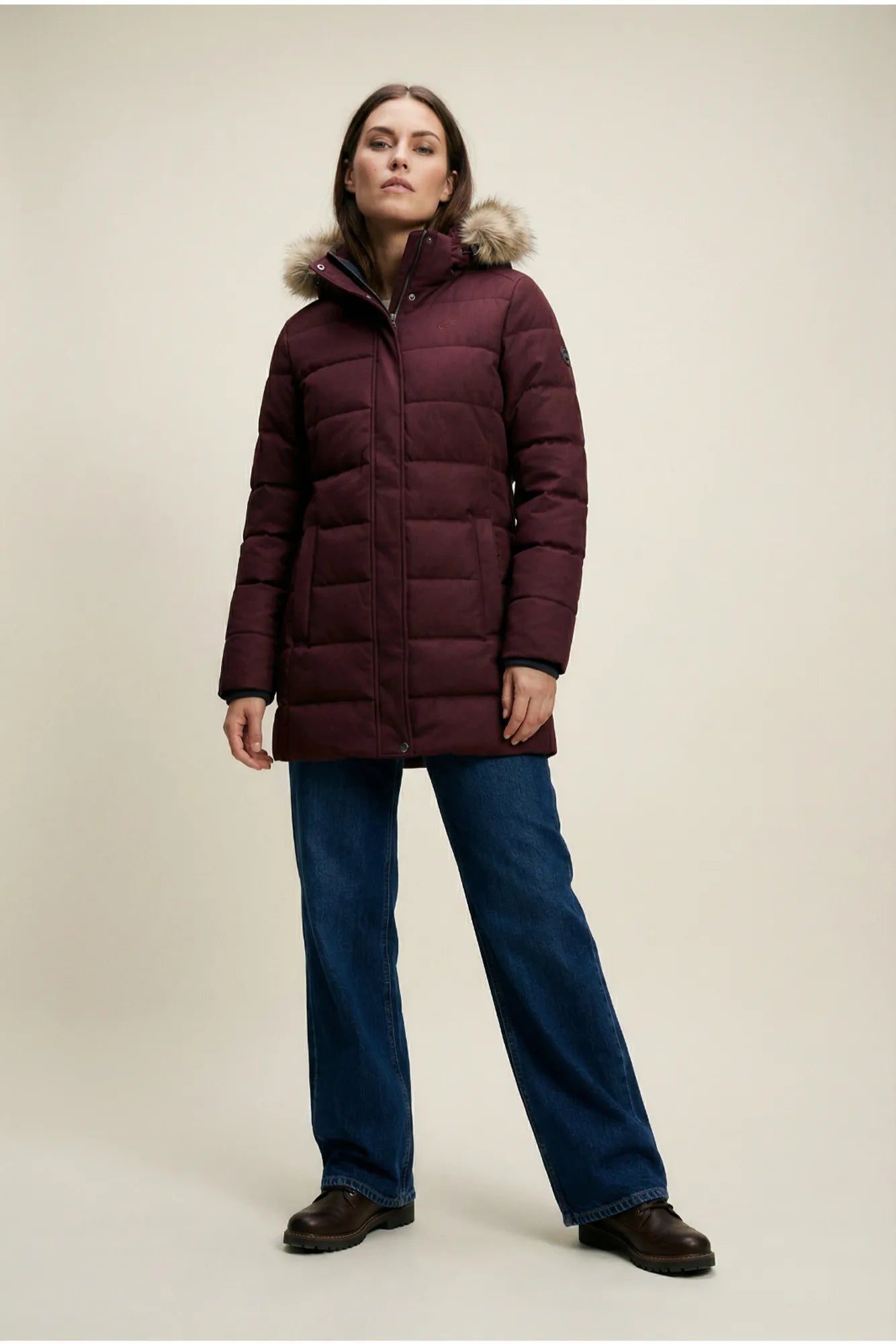 20739899_BLANK_-_BLANK_HENNY_BLANK_JKT_BLANK_W_model_BLANK_1