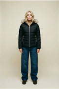 20945500_BLANK_-_BLANK_LEXI_BLANK_JKT_BLANK_W_model_BLANK_1