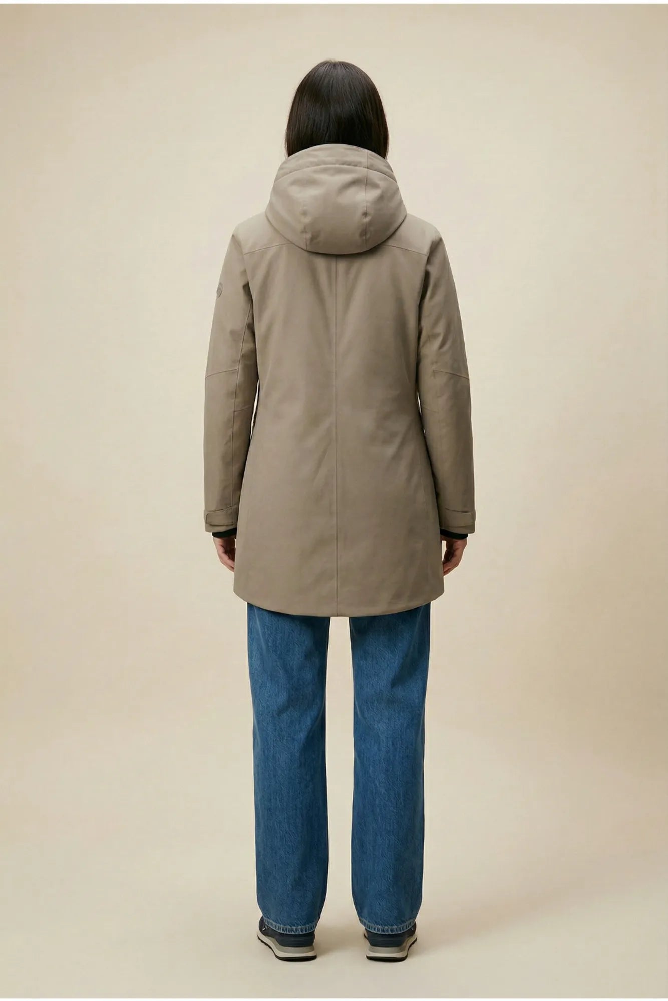 20980613_BLANK_-_BLANK_VERA_BLANK_JKT_BLANK_W_model_BLANK_2