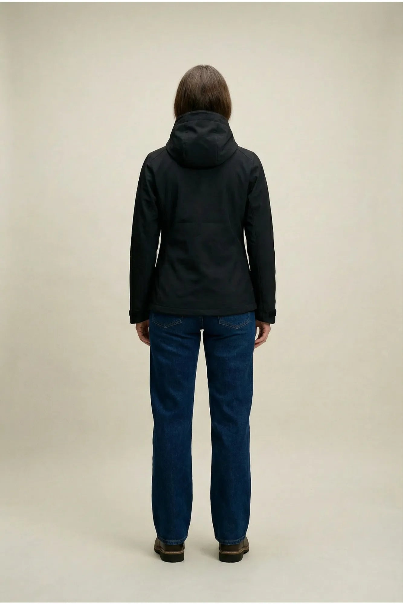 22013520_BLANK_-_BLANK_RAMSAU_BLANK_JKT_BLANK_W_model_BLANK_2