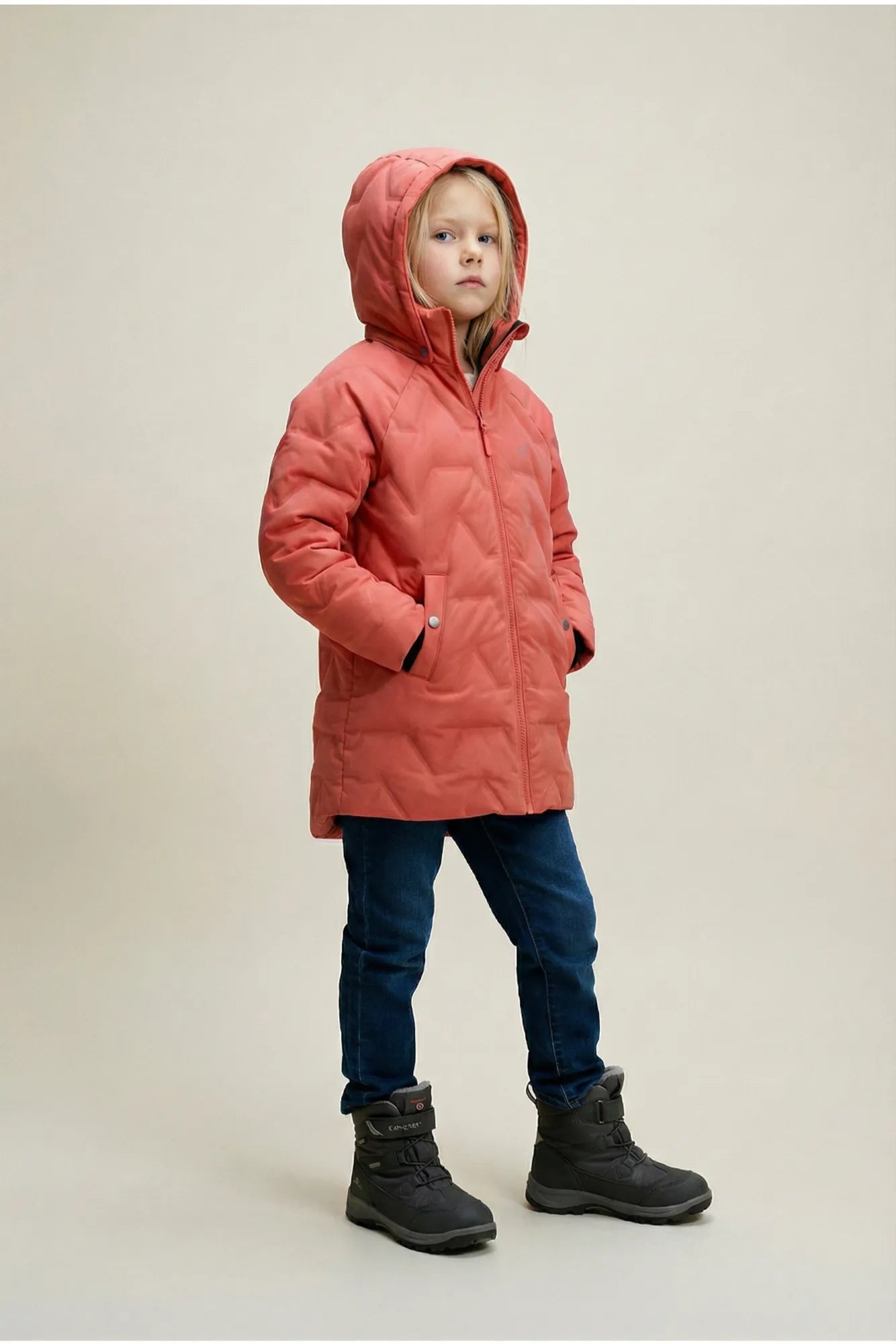 30898475_BLANK_-_BLANK_BLAKE_BLANK_JKT_BLANK_JR_model_BLANK_1
