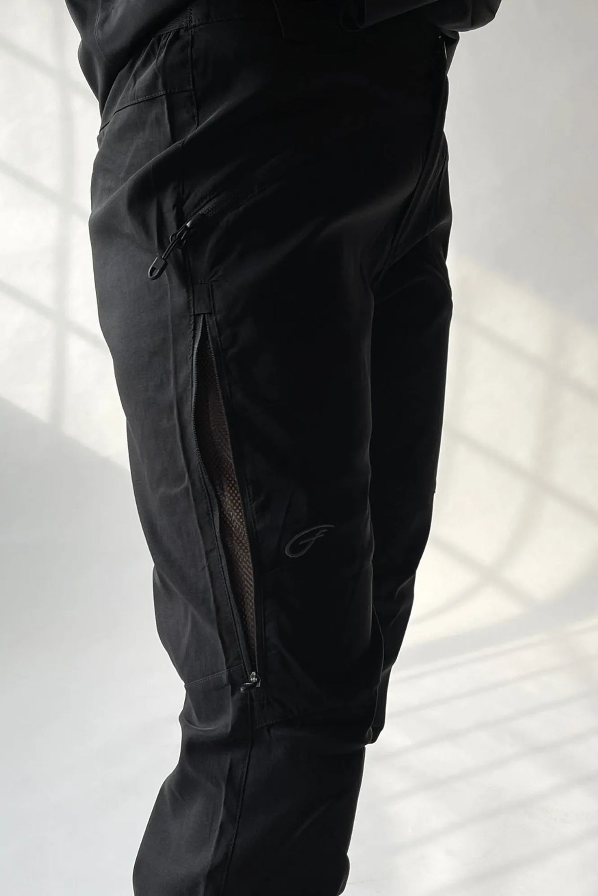 kinlin,_BLANK_black,_BLANK_dam_BLANK_(1)